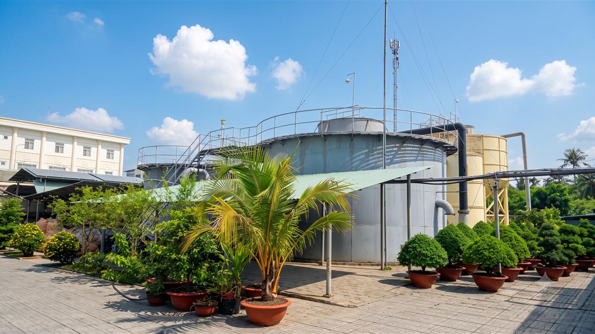 Khu bể xử lý tại nhà máy nước